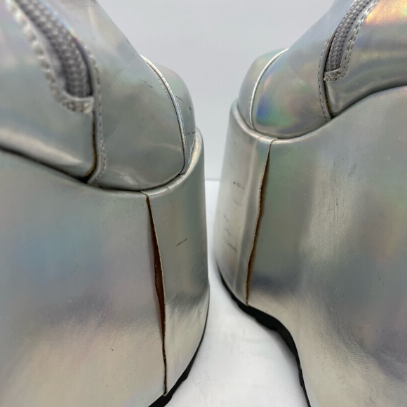 Demonia Cyberdelia Hologram Platform Boots - Picture 9 of 12